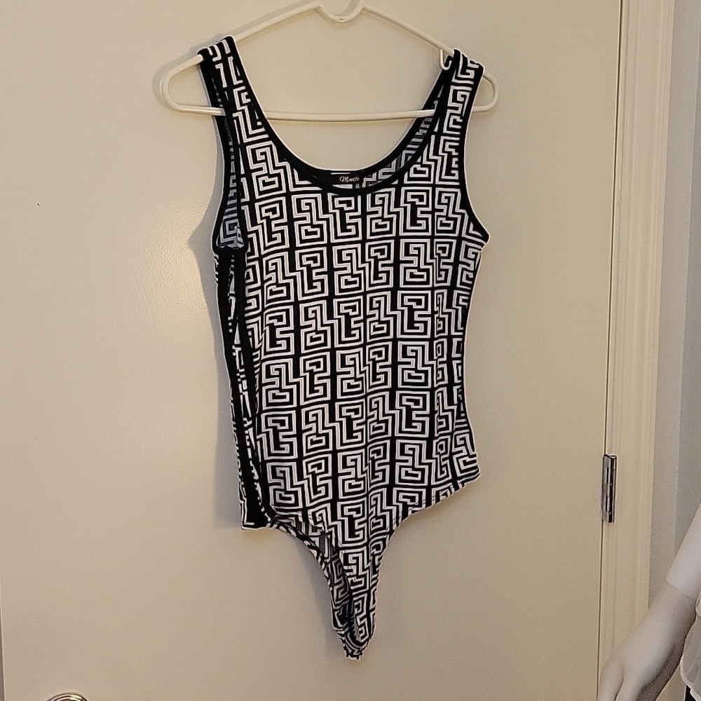 3/$30 MINETTE Monochrome Monogram Scoop Neck Festival Bodysuit - Picture 2 of 8